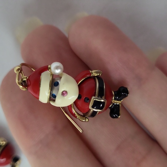 Santa Claus Earrings enamel pearl holiday wear - Picture 8 of 10